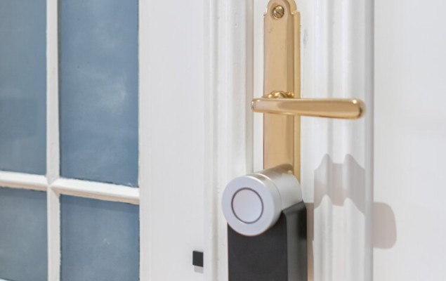 Schönes Gründerzeithaus, 7 schöne Wohnungen, teilweise mit Eigengärten, teilweise bereits eingerichtet für RBnB-Vermietung Schönes Gründerzeithaus, 7 schöne Wohnungen, teilweise mit Eigengärten, teilweise bereits eingerichtet für RBnB-Vermietung