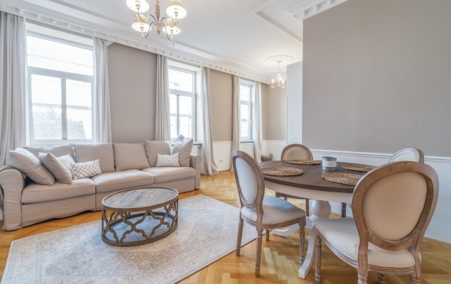 Schönes Gründerzeithaus, 7 schöne Wohnungen, teilweise mit Eigengärten, teilweise bereits eingerichtet für RBnB-Vermietung Schönes Gründerzeithaus, 7 schöne Wohnungen, teilweise mit Eigengärten, teilweise bereits eingerichtet für RBnB-Vermietung