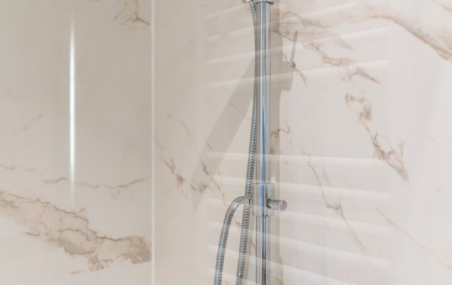 Schönes Gründerzeithaus, 7 schöne Wohnungen, teilweise mit Eigengärten, teilweise bereits eingerichtet für RBnB-Vermietung Schönes Gründerzeithaus, 7 schöne Wohnungen, teilweise mit Eigengärten, teilweise bereits eingerichtet für RBnB-Vermietung