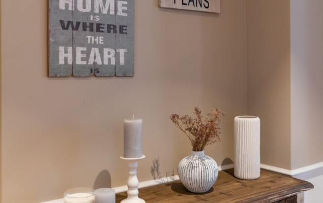 Schönes Gründerzeithaus, 7 schöne Wohnungen, teilweise mit Eigengärten, teilweise bereits eingerichtet für RBnB-Vermietung Schönes Gründerzeithaus, 7 schöne Wohnungen, teilweise mit Eigengärten, teilweise bereits eingerichtet für RBnB-Vermietung