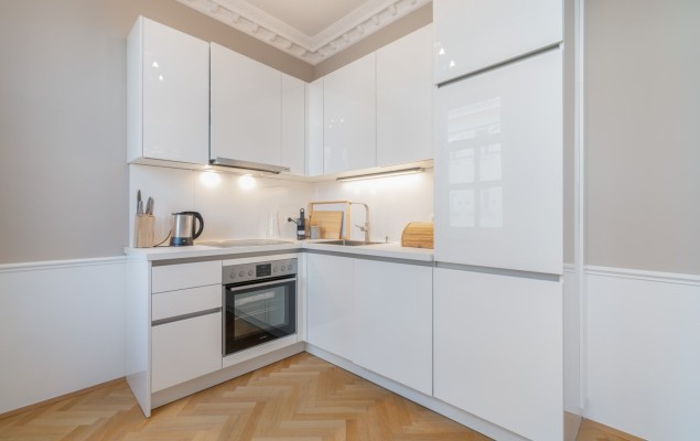 Schönes Gründerzeithaus, 7 schöne Wohnungen, teilweise mit Eigengärten, teilweise bereits eingerichtet für RBnB-Vermietung Schönes Gründerzeithaus, 7 schöne Wohnungen, teilweise mit Eigengärten, teilweise bereits eingerichtet für RBnB-Vermietung